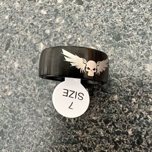 Titanium Fashion Black Skull Wings Ring size 7 - Picture 5 of 5